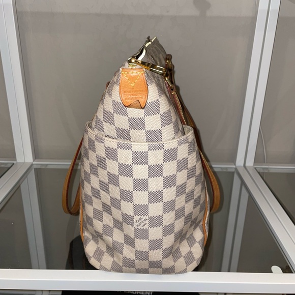 Louis Vuitton Totally MM - Picture 3 of 15